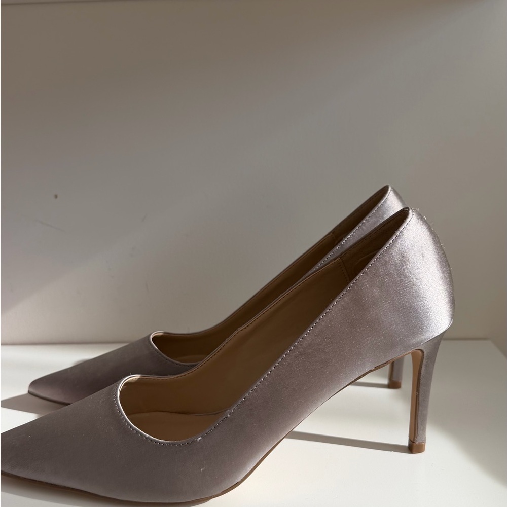 Ann Taylor Women's lilac Silver satin Heels - Picture 4 of 5